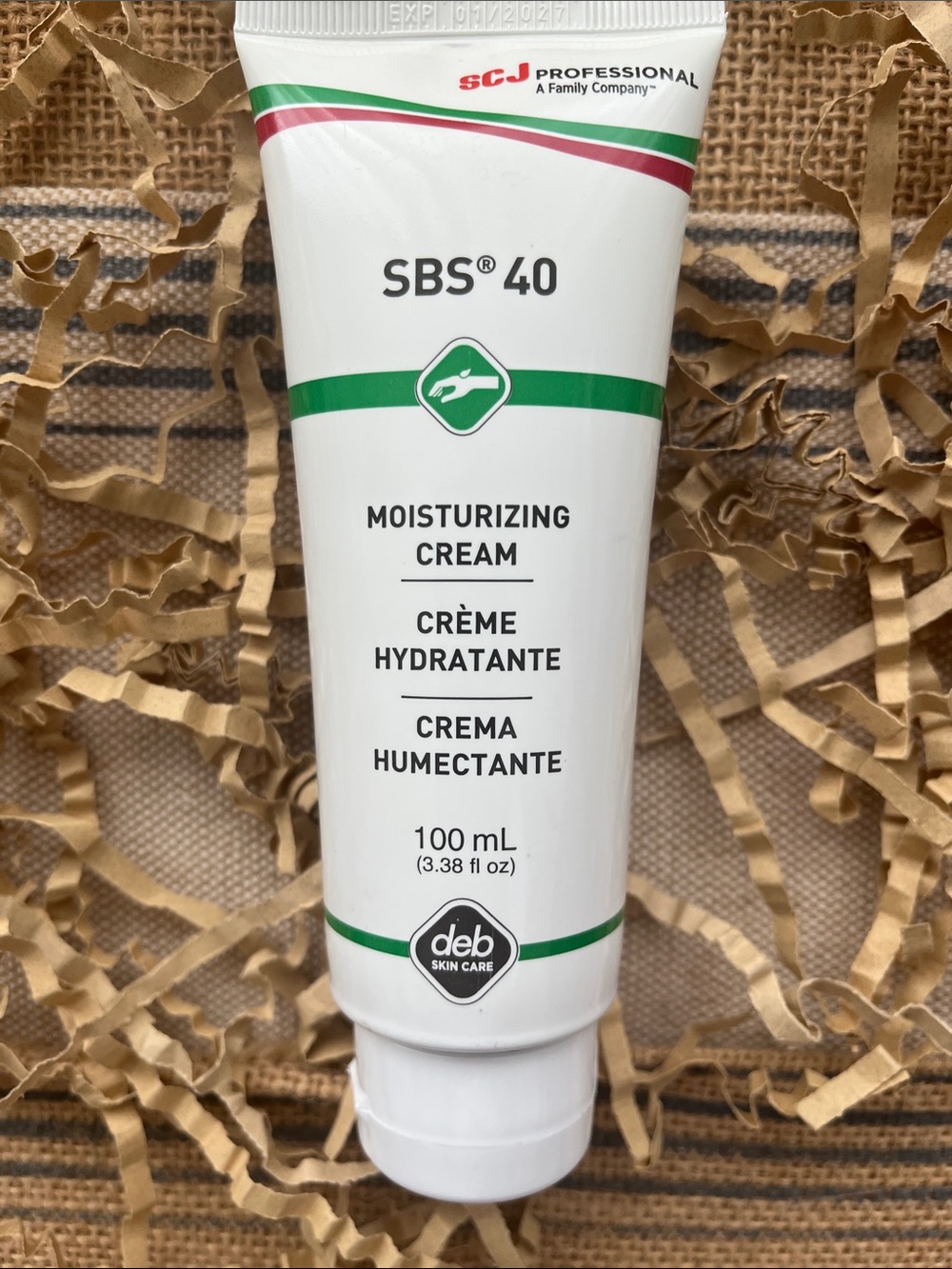 32. SBS 40 Moisturizing Skin Cream 100 mL
